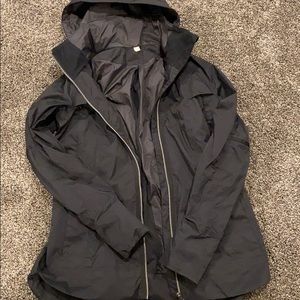 Lululemon rain jacket. Fo drizzle